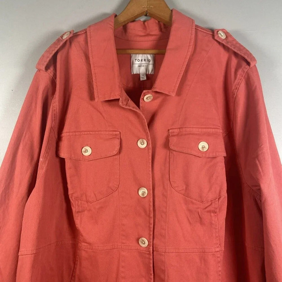 Torrid Women Jacket Size 4 Peach Pink Tencel Denim Chore Pocket Chambray Shacket - Picture 2 of 12